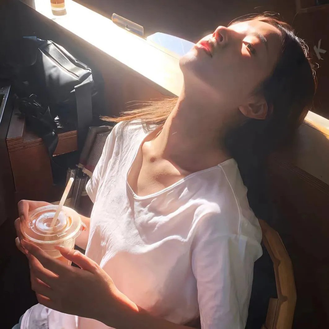 女机械人